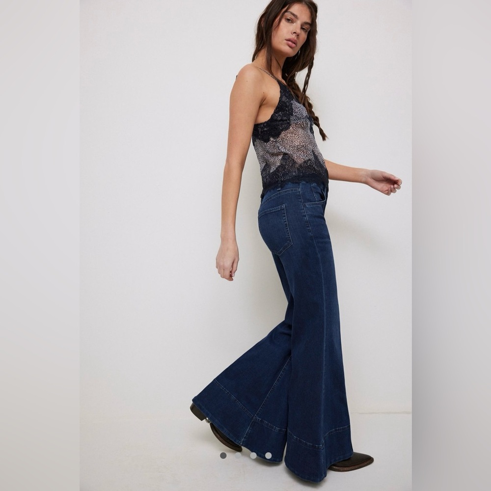 NWOT Free People Lo Rosa Flare Jeans